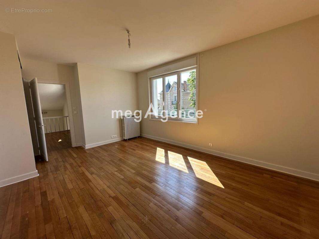 Maison à CHATELLERAULT