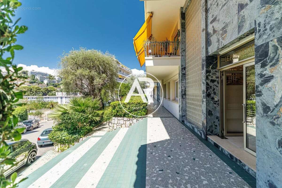Nice • Baumettes • 4 PIECES // Terrasse 70m² // Cave // Parking collectif - photo 9