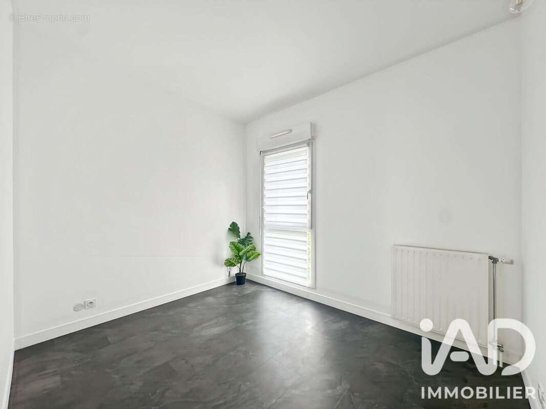 Photo 9 - Appartement à SAINTE-GENEVIEVE-DES-BOIS