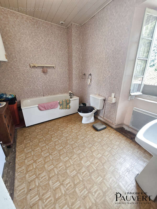 Maison de 3 chambres avec 2700 m2 de terrain - photo 8