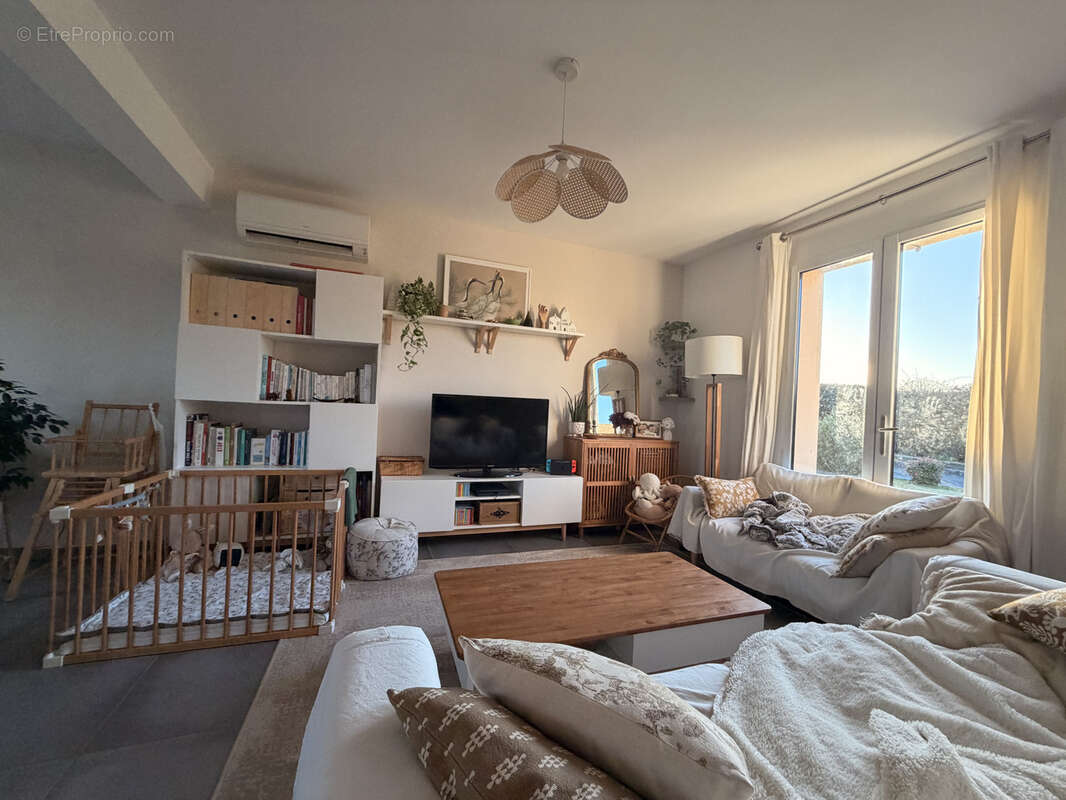 Maison à SAINTE-SABINE-SUR-LONGEVE