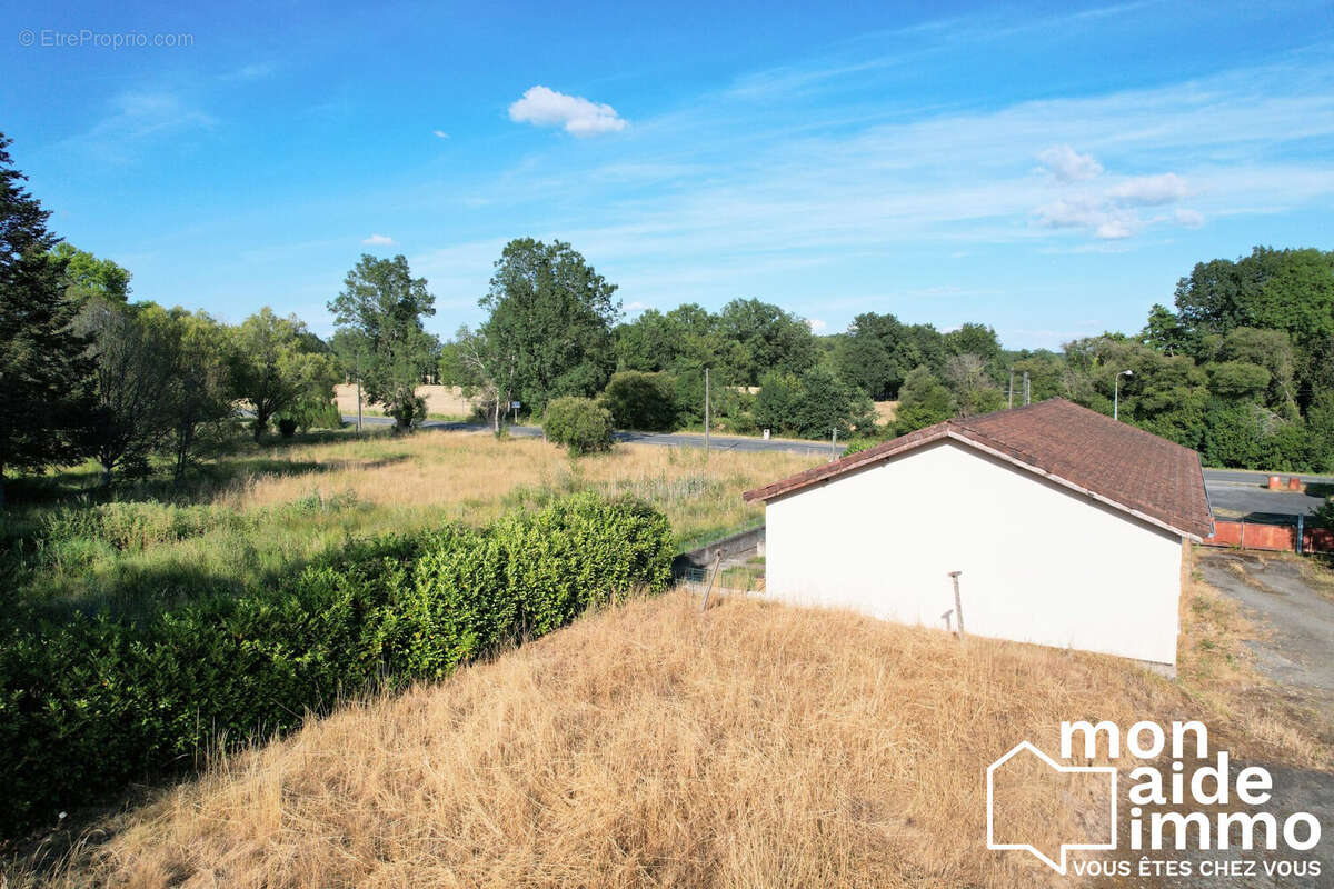Maison 181 m² à La Coquille  - photo 5