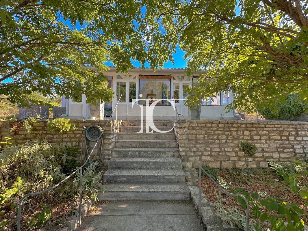 Maison à SAINT-BRES