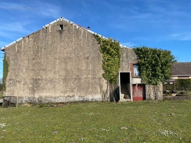 Maison à LA CELLE-DUNOISE