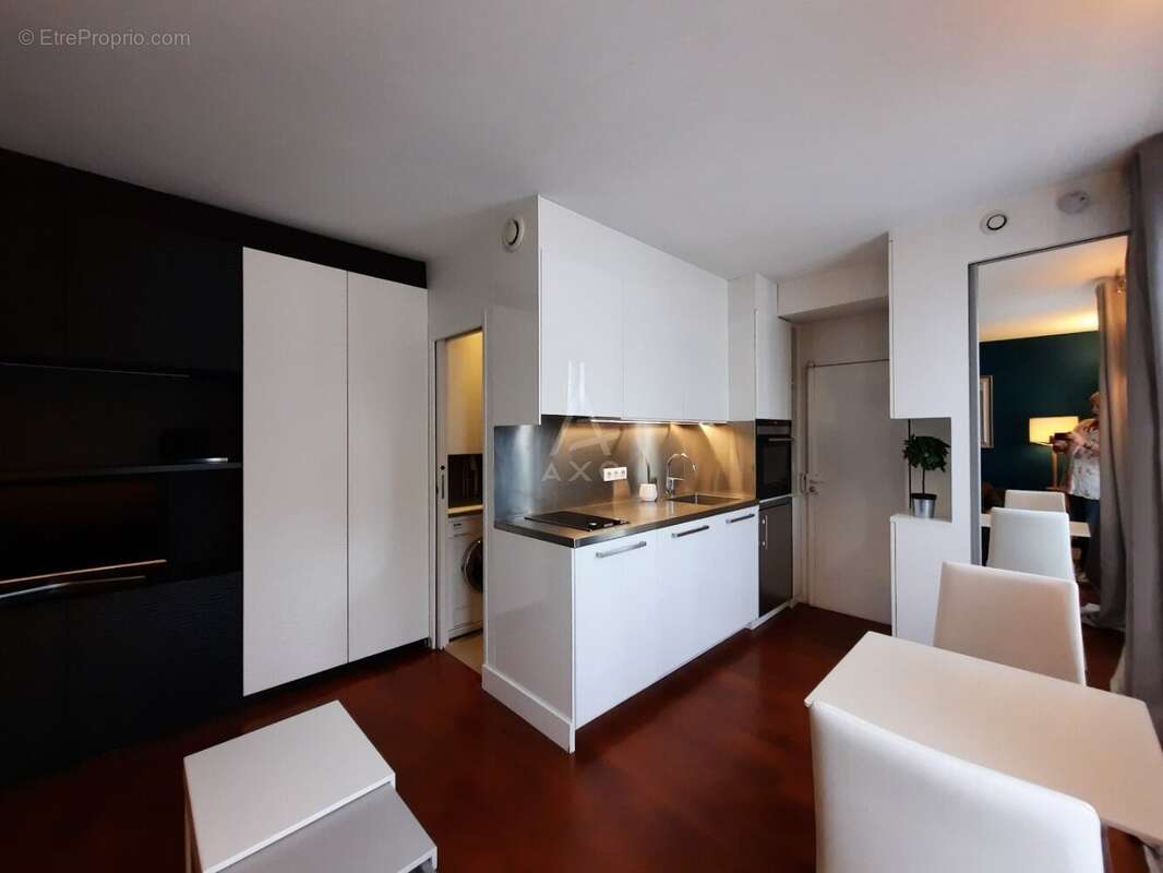 Appartement à PARIS-7E