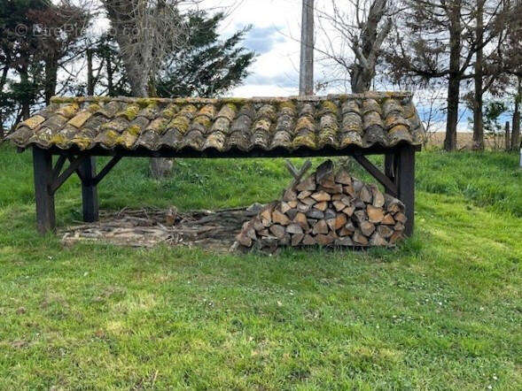 abri bois - Maison à FLEURANCE