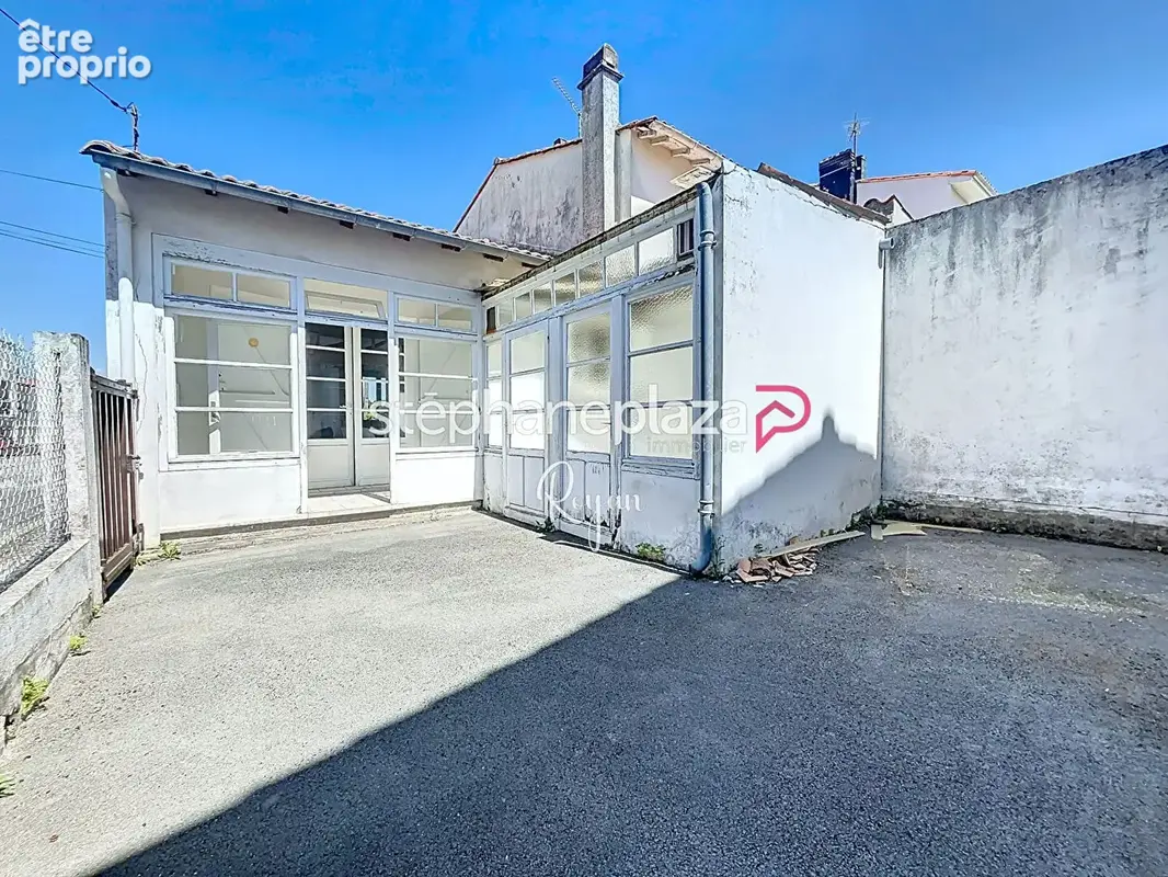 Maison Centre ville de Royan - photo 1
