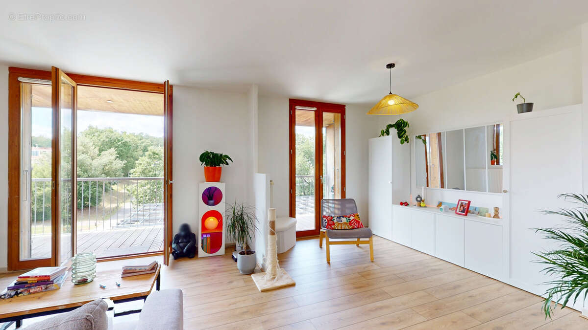 Appartement à CORNEBARRIEU