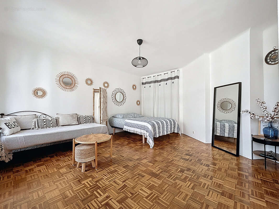 Appartement à MARSEILLE-7E