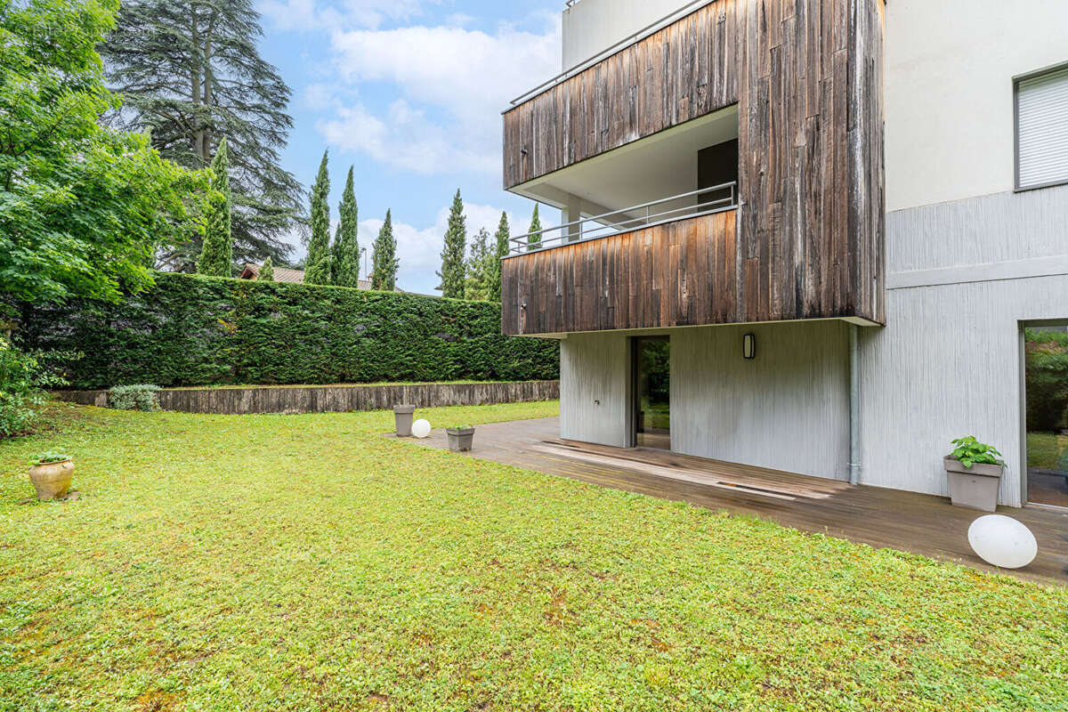 SOUS COMPROMIS Rez-de-Jardin de 4 pièces - Ecully - photo 7