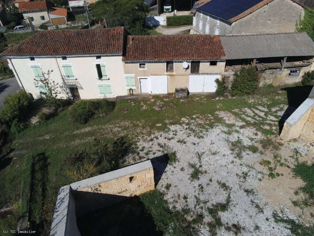 Maison à VERTEUIL-SUR-CHARENTE