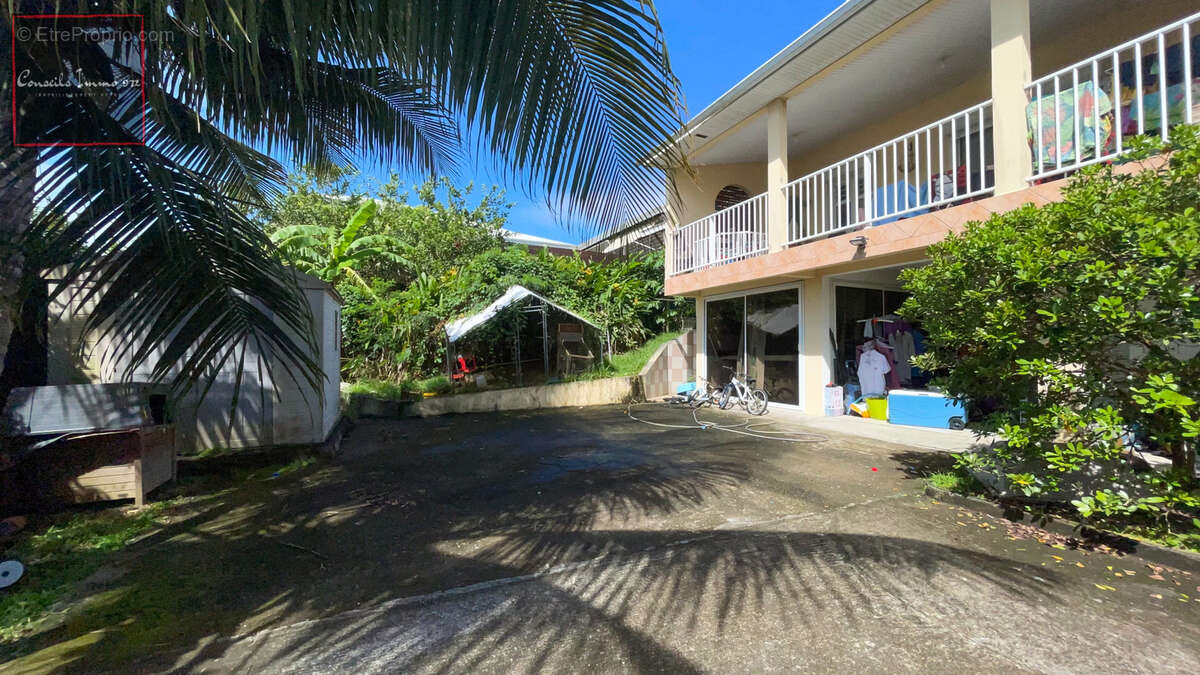 À Vendre : Villa Individuelle F5 (F4+Studio) avec vue mer aux Trois-Ilets (97229) - photo 3