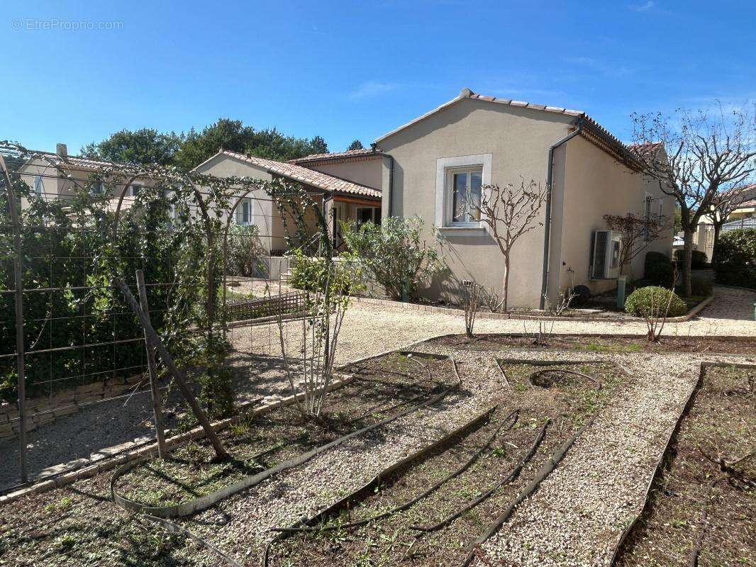 Maison à VAISON-LA-ROMAINE