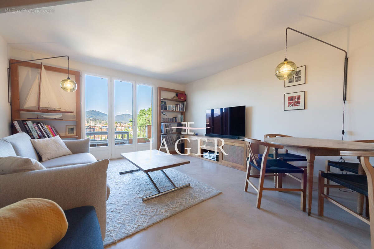 Appartement à COGOLIN