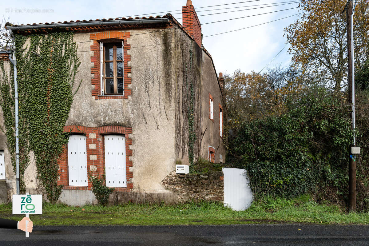 Maison à LE LOROUX-BOTTEREAU