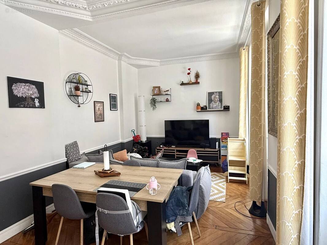 Appartement à PARIS-15E
