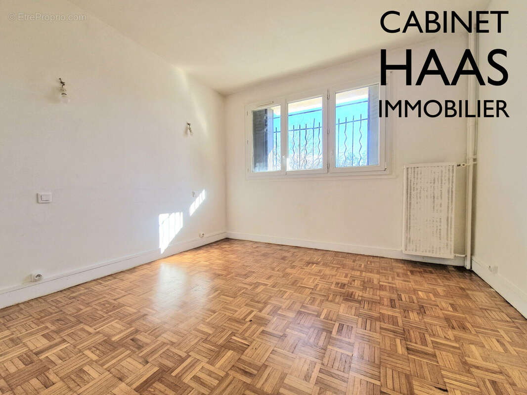 Chambre 2 - Appartement à IVRY-SUR-SEINE