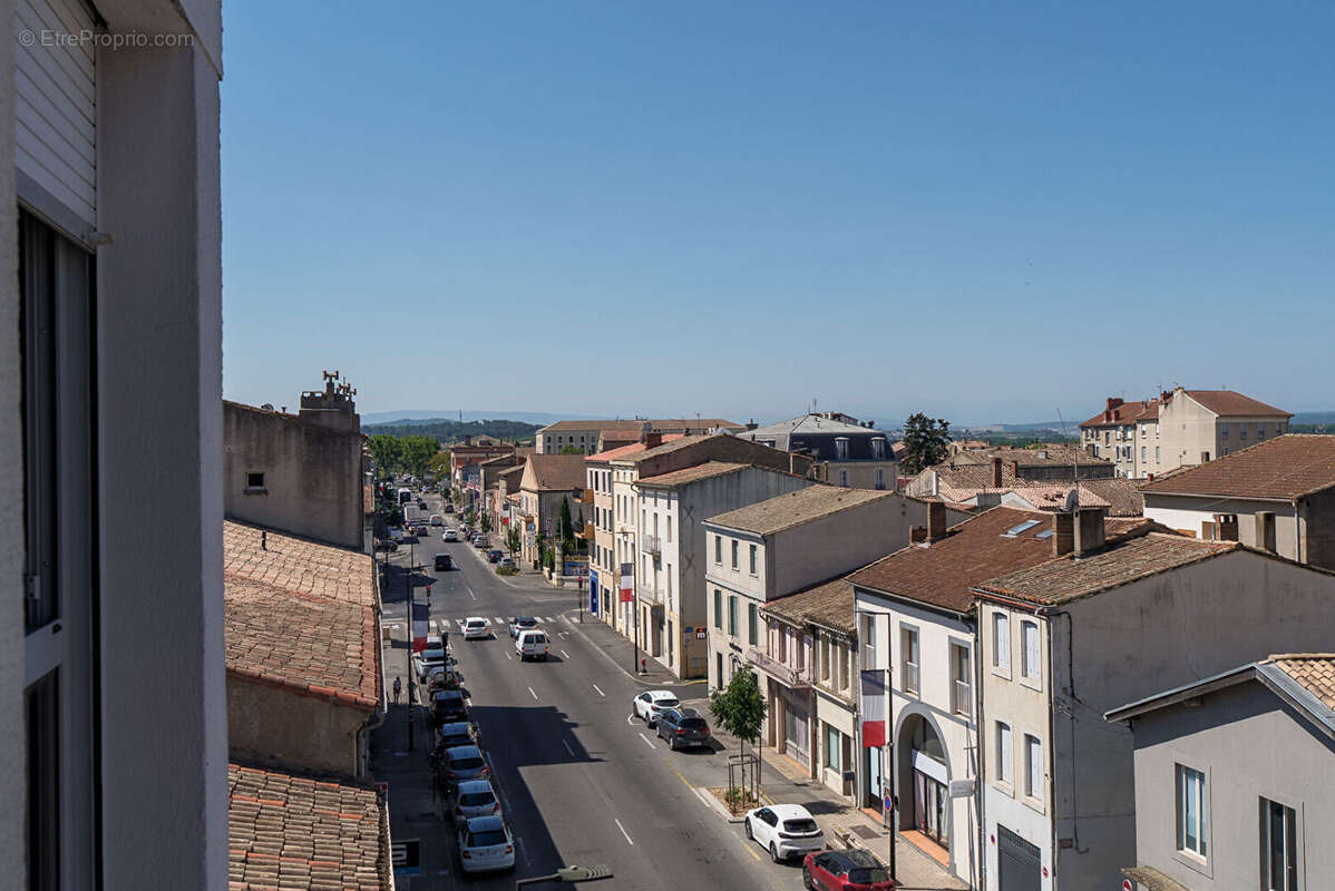 CARCASSONNE - DAVILLA Vaste Appartement T4 114m² (108m² Carrez) avec loggia, ascenseur, et place de parking couvert - photo 3