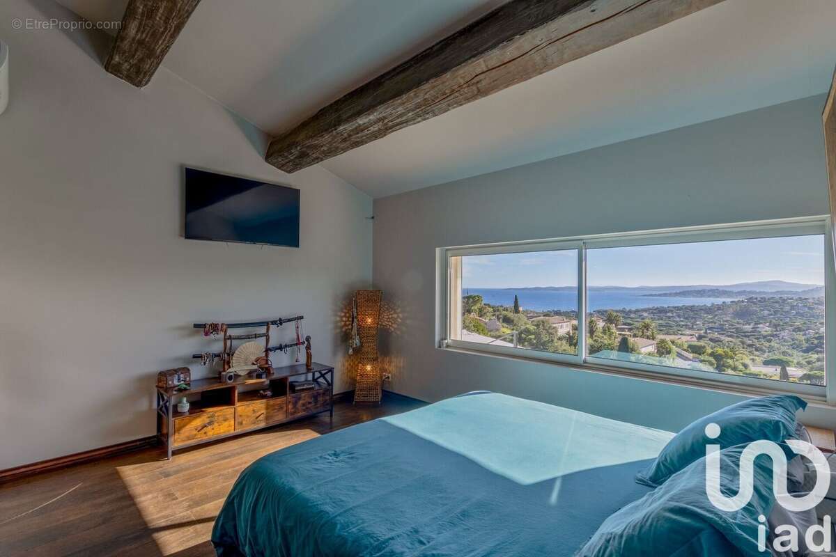 Photo 9 - Maison à ROQUEBRUNE-SUR-ARGENS