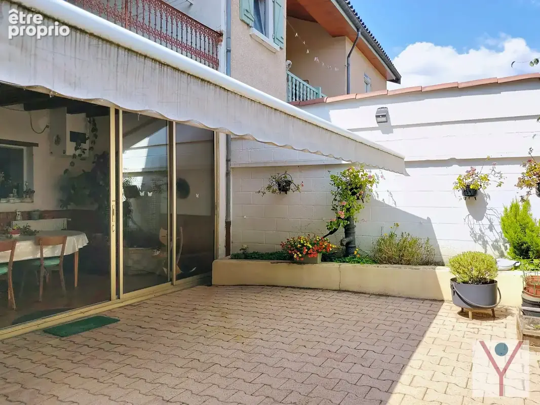 Maison 7 pièces 148 m² à vendre à Villars-Les-Dombes (01330) - photo 2