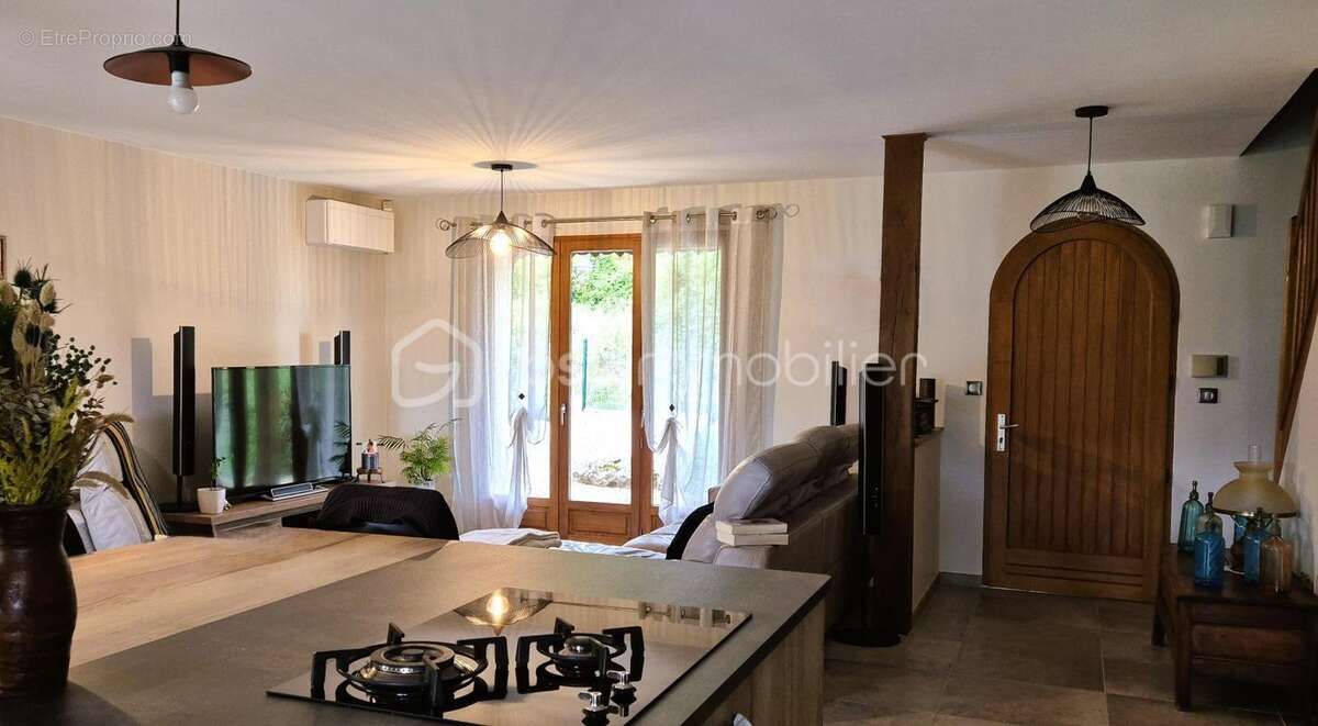 Maison à SOULAIRE-ET-BOURG