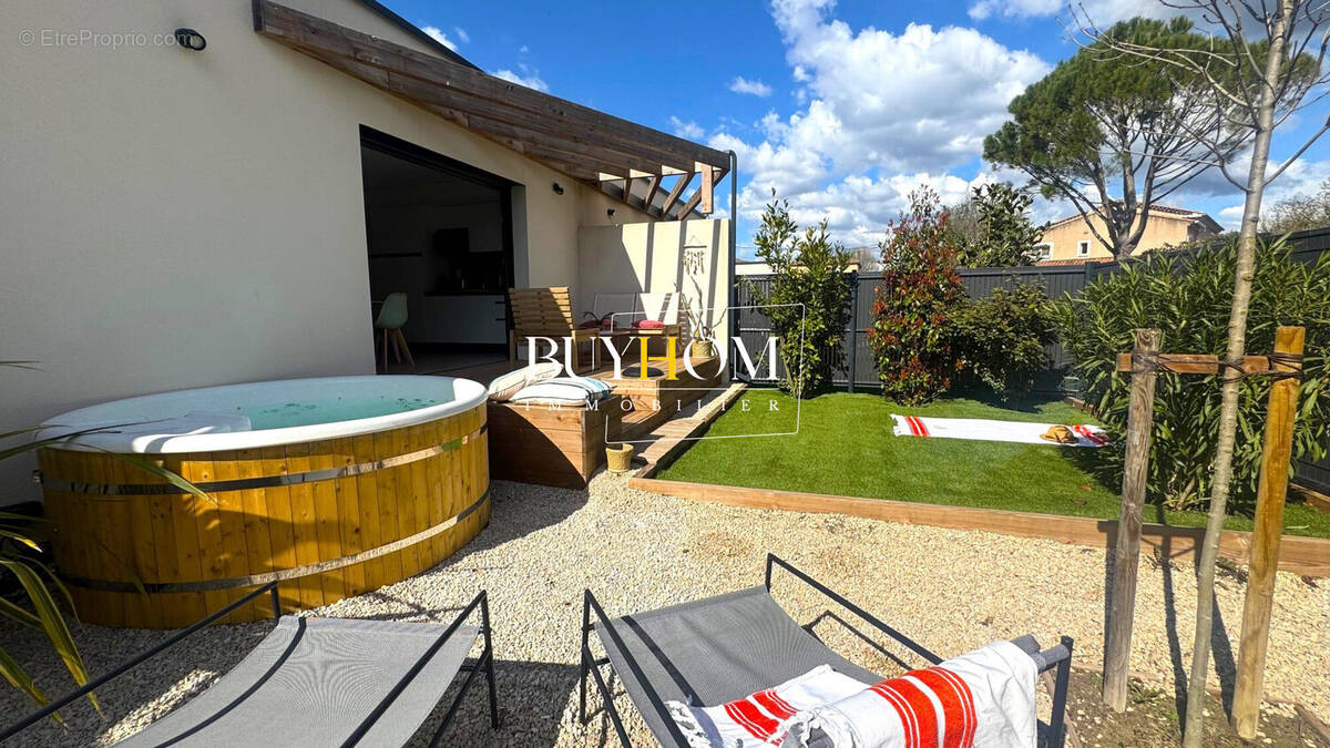 Maison à L&#039;ISLE-SUR-LA-SORGUE