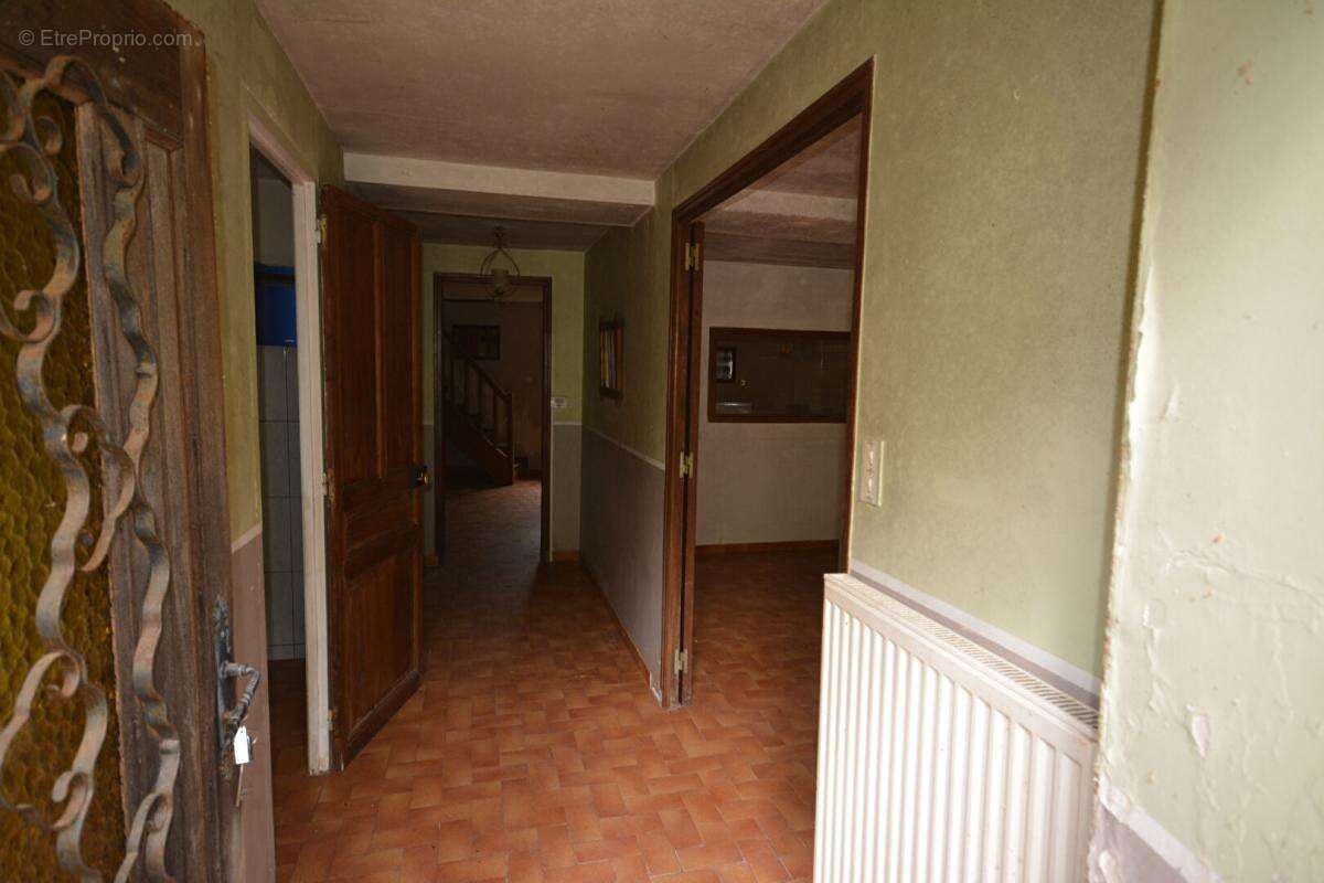 Maison à rénover à la campagne - photo 14