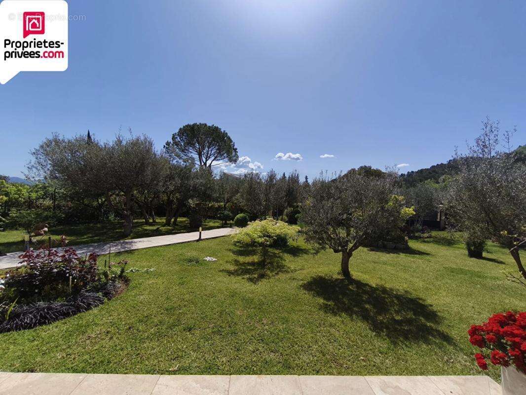 Authentique Villa Provençale de plain pied  - Beaux volumes et vue dégagée - photo 2