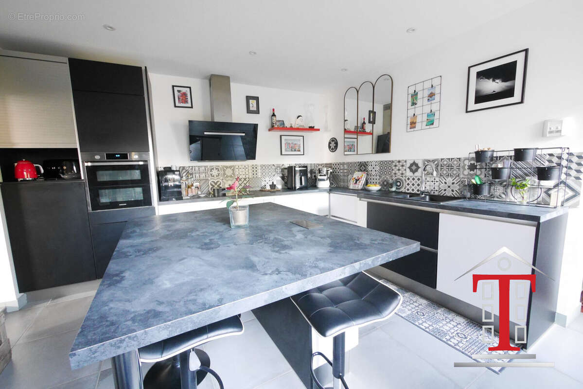 Maison à LES PONTS-DE-CE