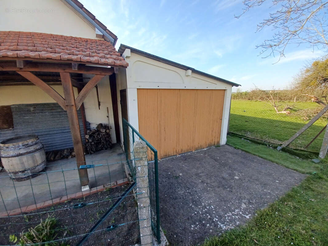 Maison à JUSSY-LE-CHAUDRIER