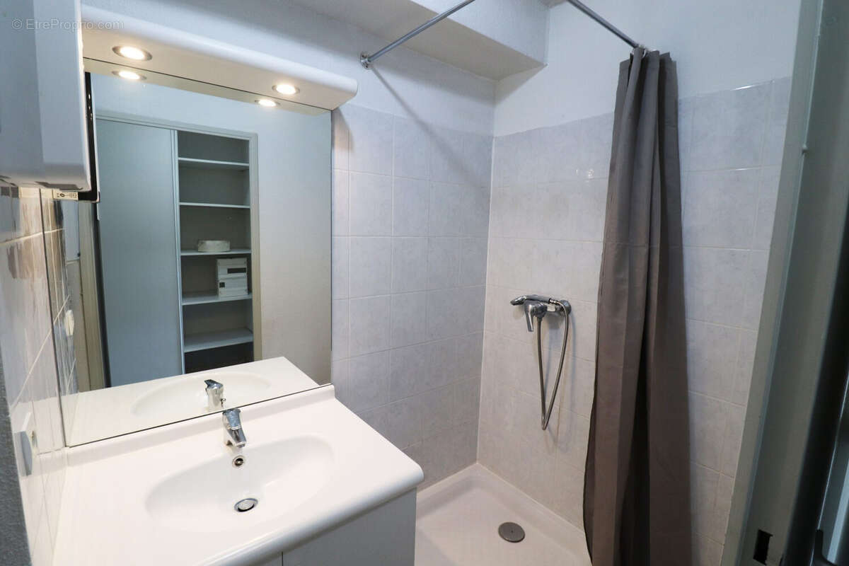 Appartement 28 m² à Echirolles  - photo 5