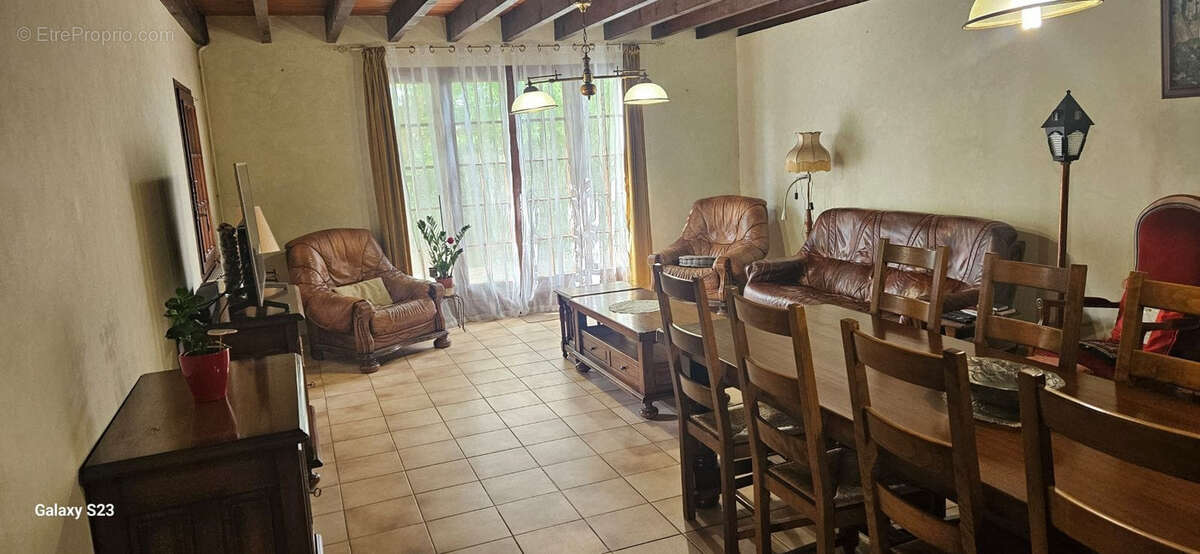 Maison à VILLENEUVE-LES-MONTREAL