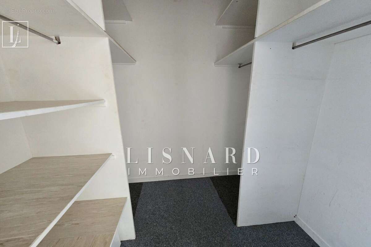 Appartement à VALLAURIS