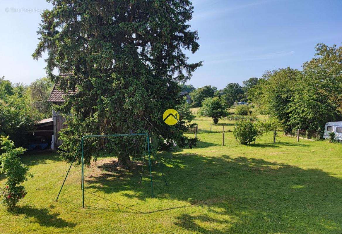 Maison à SAINT-DENIS-DE-JOUHET