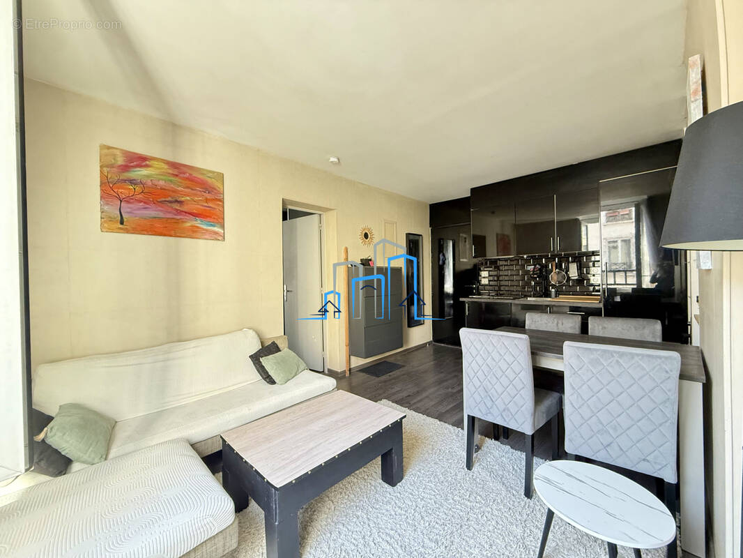 Appartement à PARIS-11E