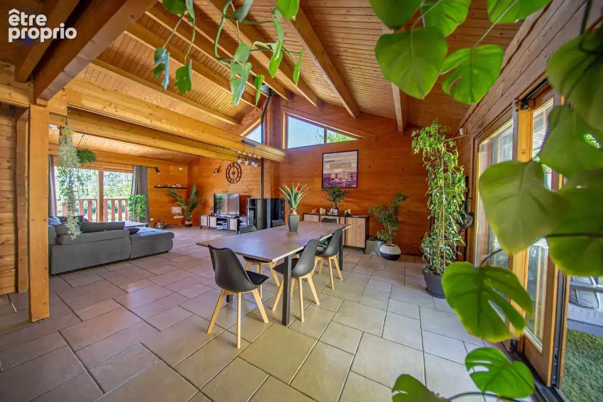 Chalet lumineux avec terrasse et dépendance - photo 3