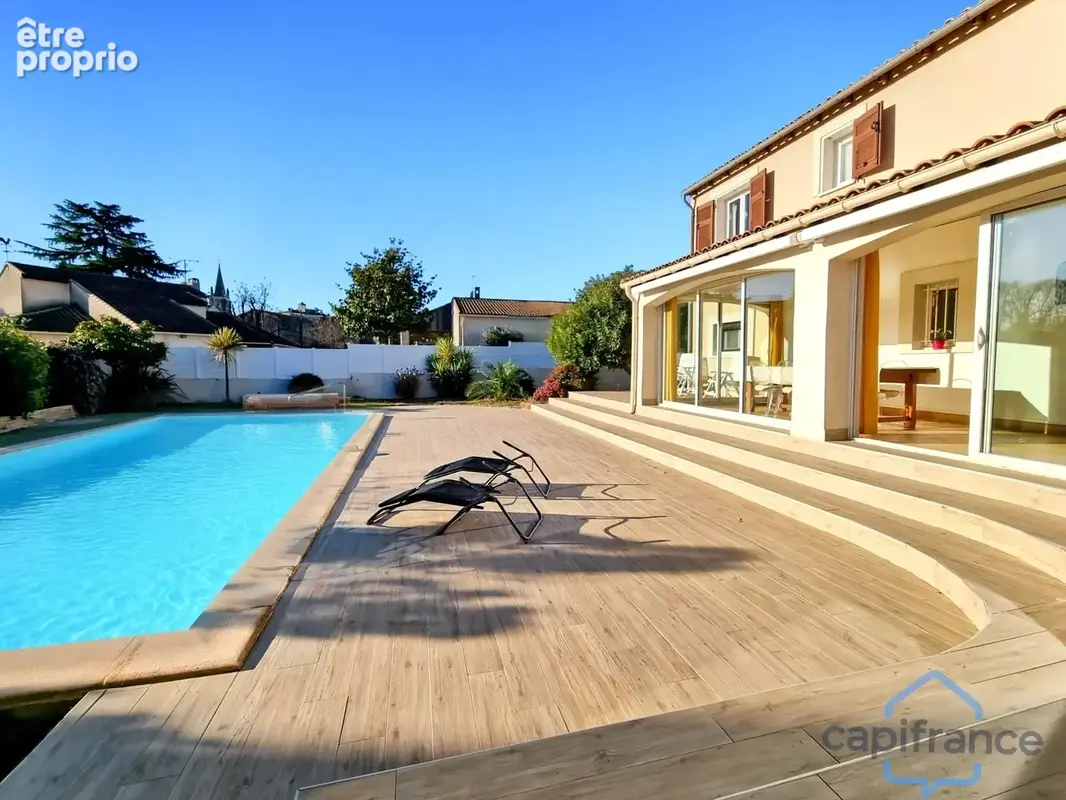 Maison familiale ou 2 habitations - 222m² avec 7 pièces (5 chambres) - Terrain de 830m² avec Piscine - CASTRIES (34) - photo 4