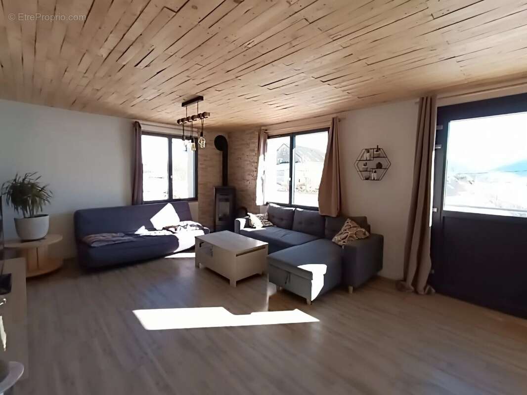 Appartement à MEAUDRE