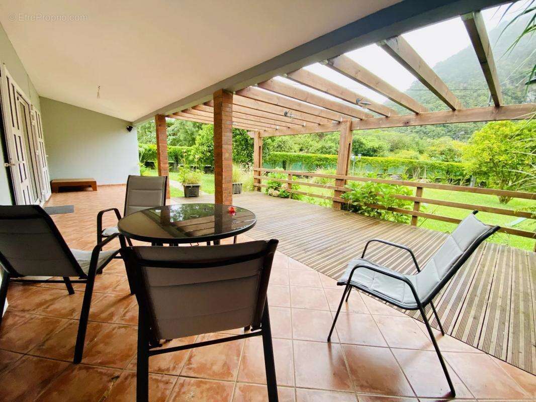 Maison à LA PLAINE-DES-PALMISTES