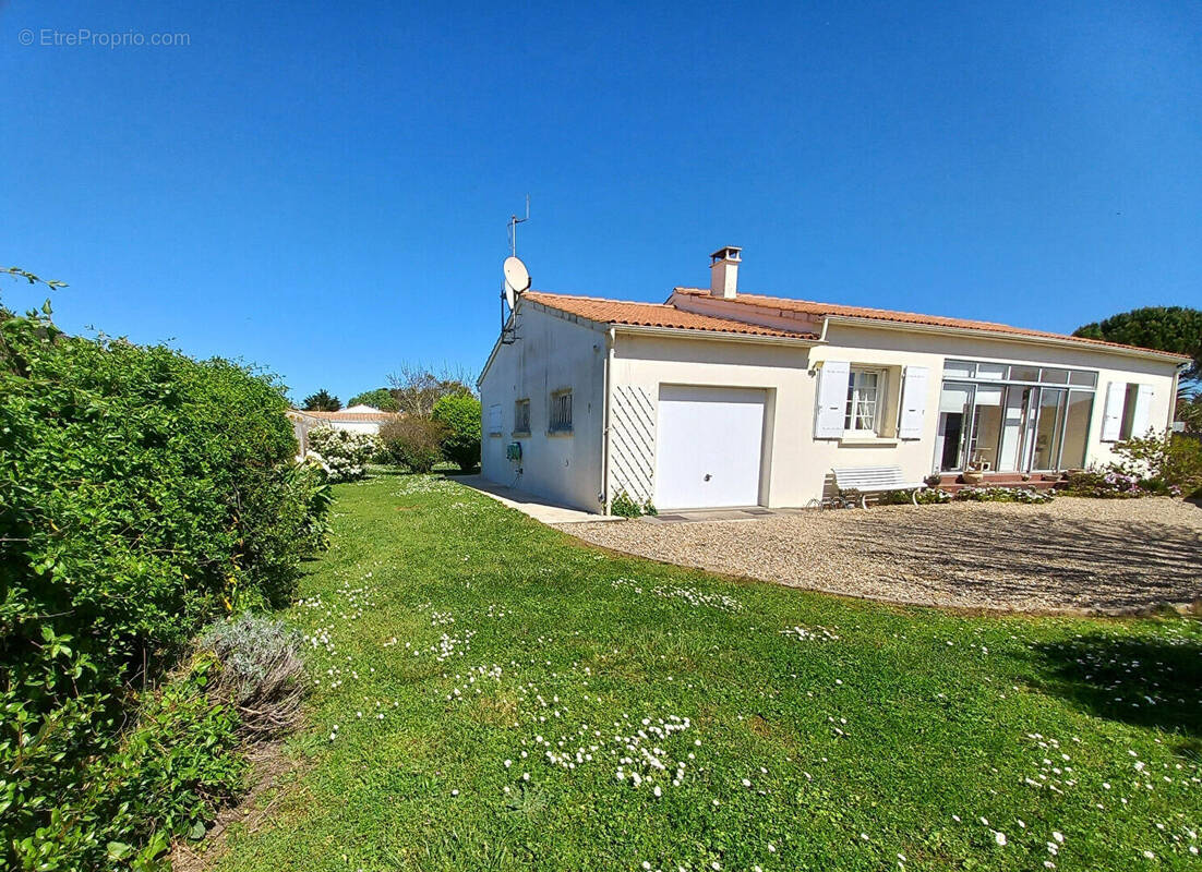 Maison à LA BREE-LES-BAINS