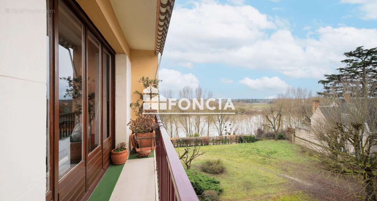 Appartement T3/T4 de 85 m2 avec vue sur Loire, proche toutes commodités et box fermé - photo 8