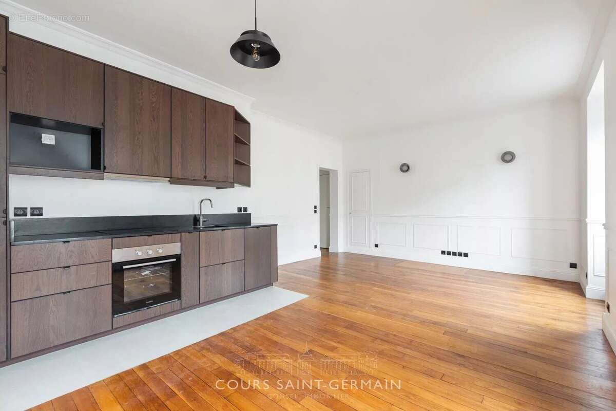 Appartement à PARIS-7E