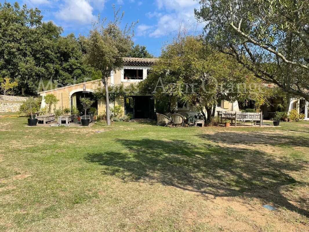 Maison à LA GARDE-FREINET