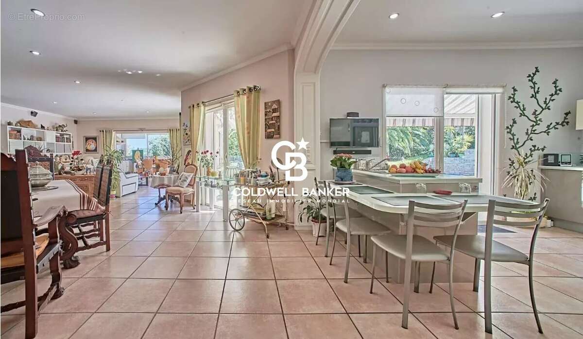 Valescure Saint Raphaël maison 200 m² - photo 4