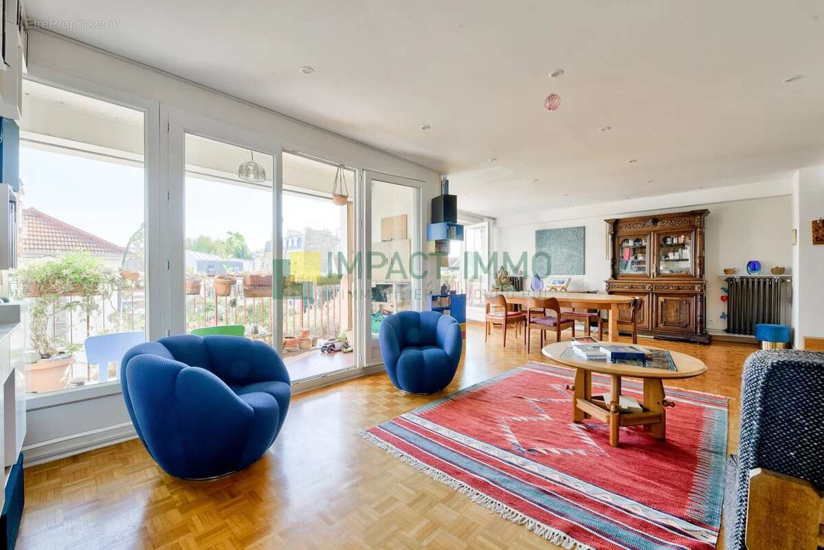 Appartement à COURBEVOIE