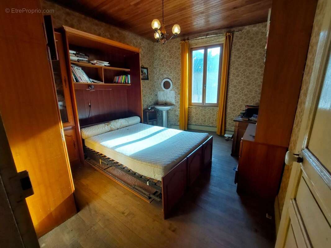 ch1 - Maison à ARBAS