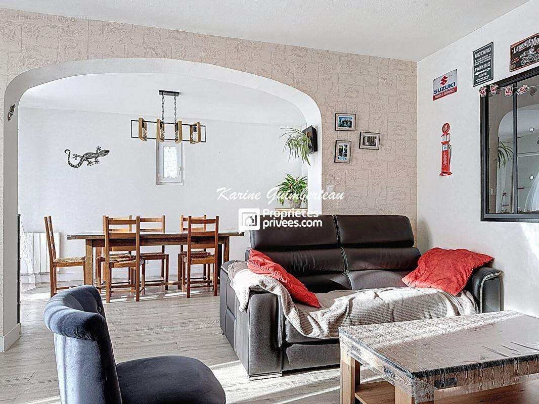 Maison à LALANDE-DE-POMEROL