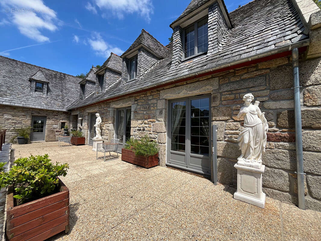 Maison à HUELGOAT