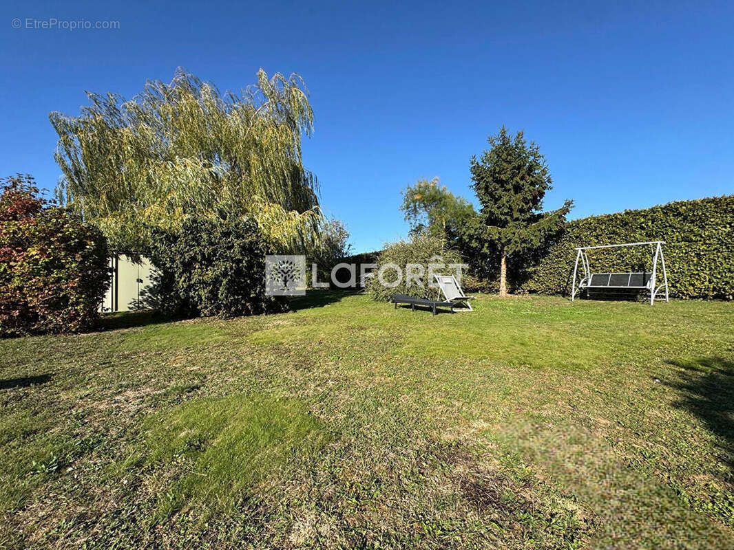 Maison à ESTREES-SAINT-DENIS