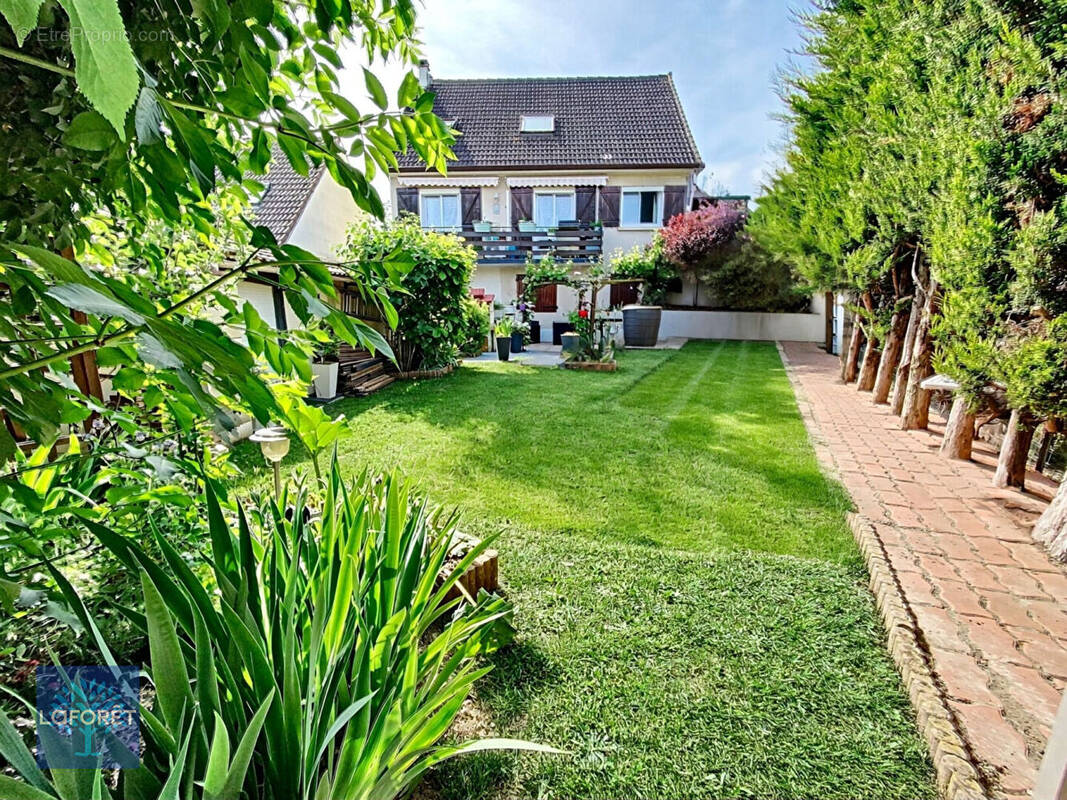 Maison à MAROLLES-EN-HUREPOIX